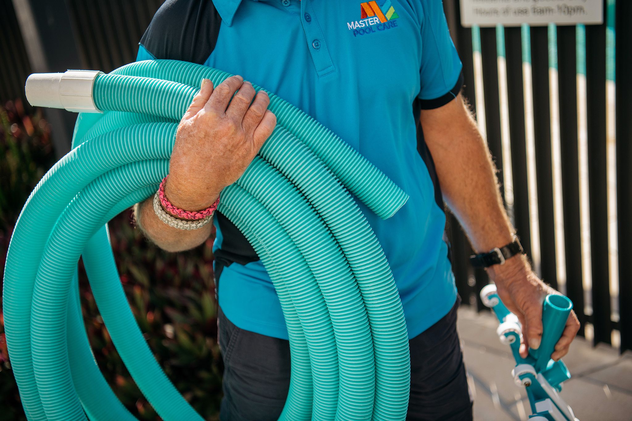 Choosing a Pool Cleaner: Robotic or Suction?
